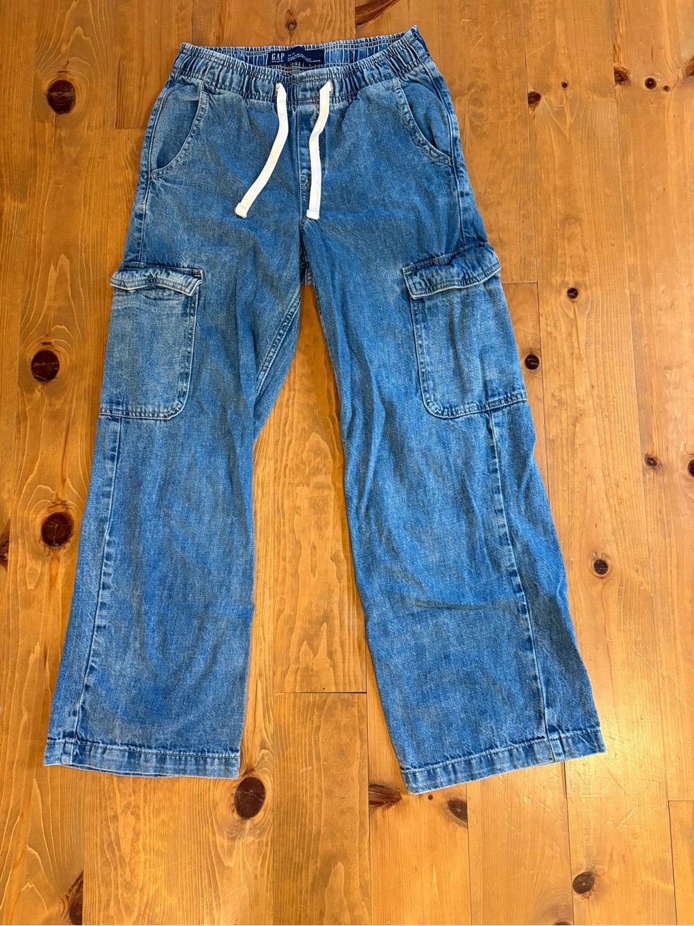 GAP JEANS WITH CARGO POCKETS